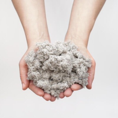 Ocieplanie pianką PUR: skosy, stropy i strefy nieszczelności; dobór otwarto- lub zamkniętokomórkowej wg wilgoci; kontrola termowizją.